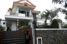 Rumah Ketua DPRD Kepri...