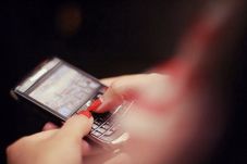 Ditelepon dan SMS, Herman...