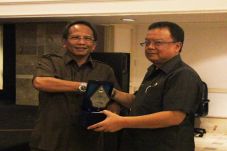Pembangunan Stasiun...