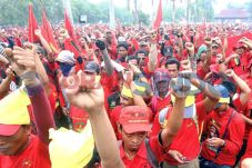 Buruh Tuntut Hapus Politik...