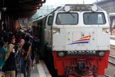 Penumpang KA Berhak...
