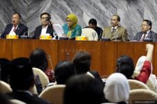 Pemimpin Dewan Diminta...
