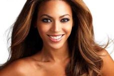 Beyonce Rilis Album...