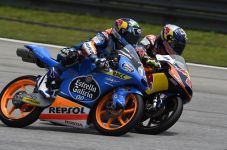 Marquez Paksa Adiknya...