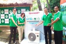 AC Sharp Gunakan Freon...