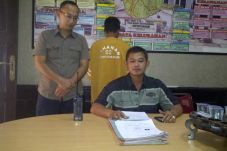 Cuek saat Disapa, Dua...