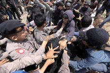 Tolak Kenaikan BBM,...