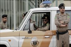 Polisi Arab Saudi Buru...