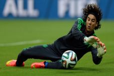 Liverpool Tawar Ochoa...