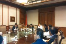 Pemimpin DPR Sambangi...
