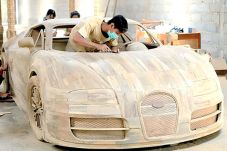 Bugatti Veyron Kayu...
