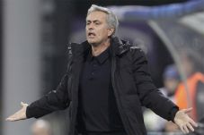 Mourinho Kritik Kinerja...