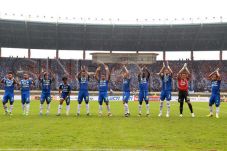 Persib Tak Masalah Kick...