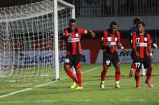 Persipura Yakin Kalahkan...