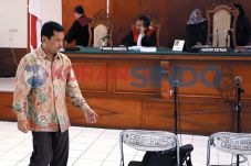 Bupati Bogor Dituntut...