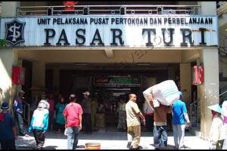 Lagi, Pedagang Desak...