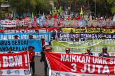 Kesepakatan Buntu, UMK...