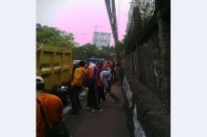Ribuan Petugas dari...