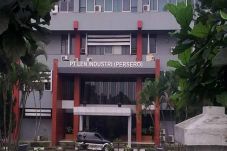 Len Manfaatkan Peluang...