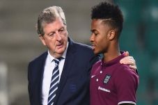 Masih Akur, Hodgson...
