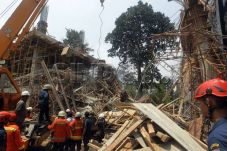Proyek Vila di Puncak...