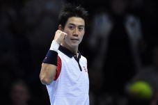 Nishikori Acuhkan Pendukung...