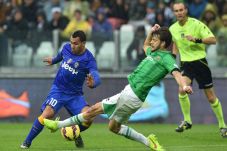 Taklukkan Parma, Tevez...
