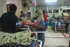 Pasien Terpaksa Kencing...