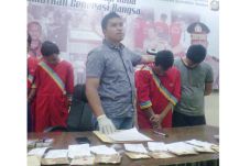 Dua Oknum PNS Pemuja...