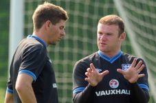 Rooney Sebut Gerrard...