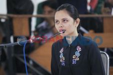 Diancam 6 Tahun, Flo...