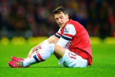 Ozil Cedera Hingga Tahun...