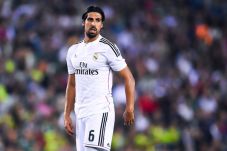 Khedira Bantah Buka...