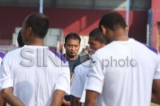 Pelatih Boneka Persik...
