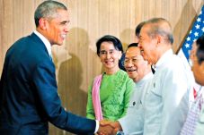 China Menawarkan Traktat...