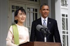 Temui Aung San Suu Kyi,...