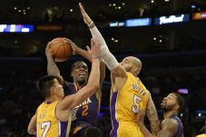 Pelatih Lakers Kesal...