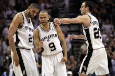 Bryant Cemburu Lihat...