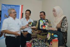 Berdayakan Komunitas...