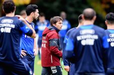 Conte Keluhkan Cedera...