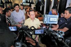 Partai Golkar Butuh...