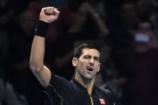 Federer Mundur, Djokovic...