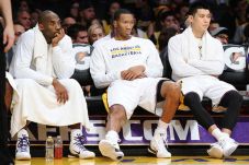 Lakers Perpanjang Rekor...