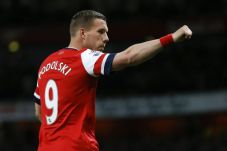 Wenger Ngotot Pertahankan...