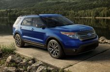 Ford Explorer Raih Gelar...