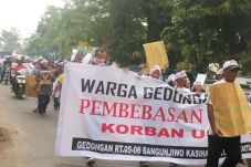 Penahanan Ervani Ditangguhkan