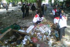 Lapak PKL Kartini Dibongkar...