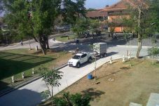 Gegana Amankan Bahan...