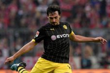 Hummels Mendekat ke...