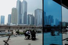Properti Megah di Segitiga...
